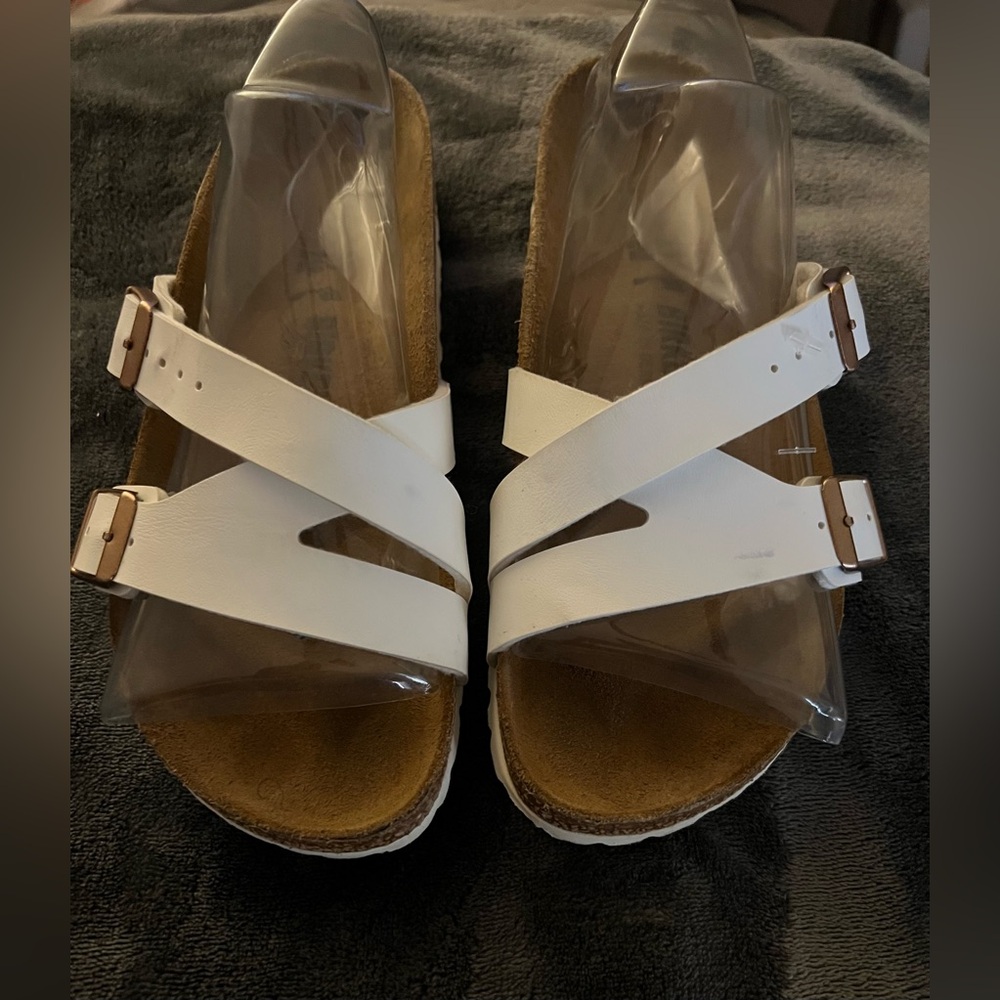 Birkenstock Women’s Winter White Crisscross Rose Gold Buckle Sandals/Slide. 6.5. - Picture 8 of 11